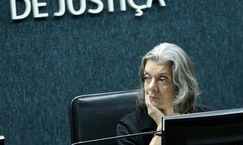 Cármen Lúcia vota por derrubar flexibilização da Lei da Ficha Limpa 
