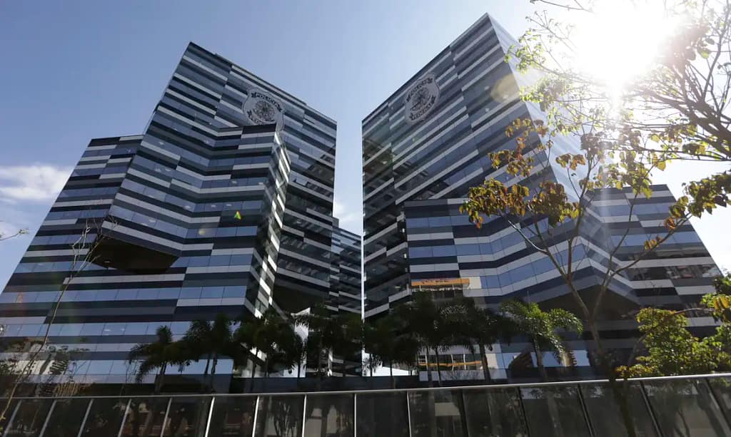 PF investiga passageiro chileno por ofensas racistas e homofóbicas