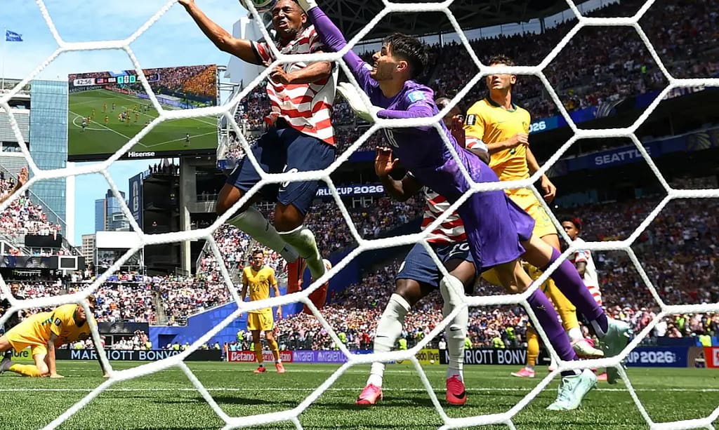 Estados Unidos bate a Austrália e fica perto da classificação