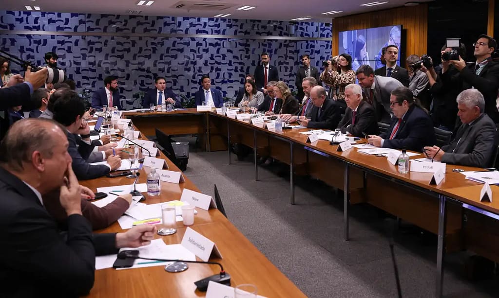 Câmara: governo retira urgência do fim da escala 6×1 e destrava pauta
